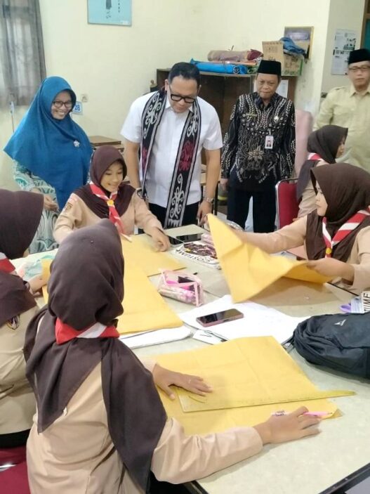 MAN 2 Banyumas Tampilkan Smart Classroom