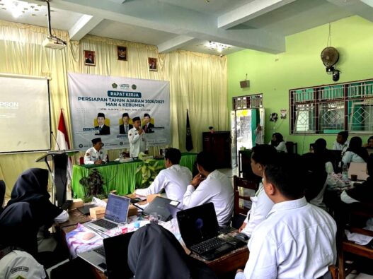 MAN 4 Perkuat Komitmen Guru