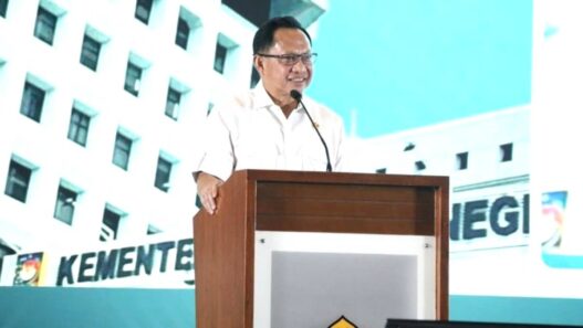 Mendagri Kaji Revisi Hak Keuangan Kepala Daerah