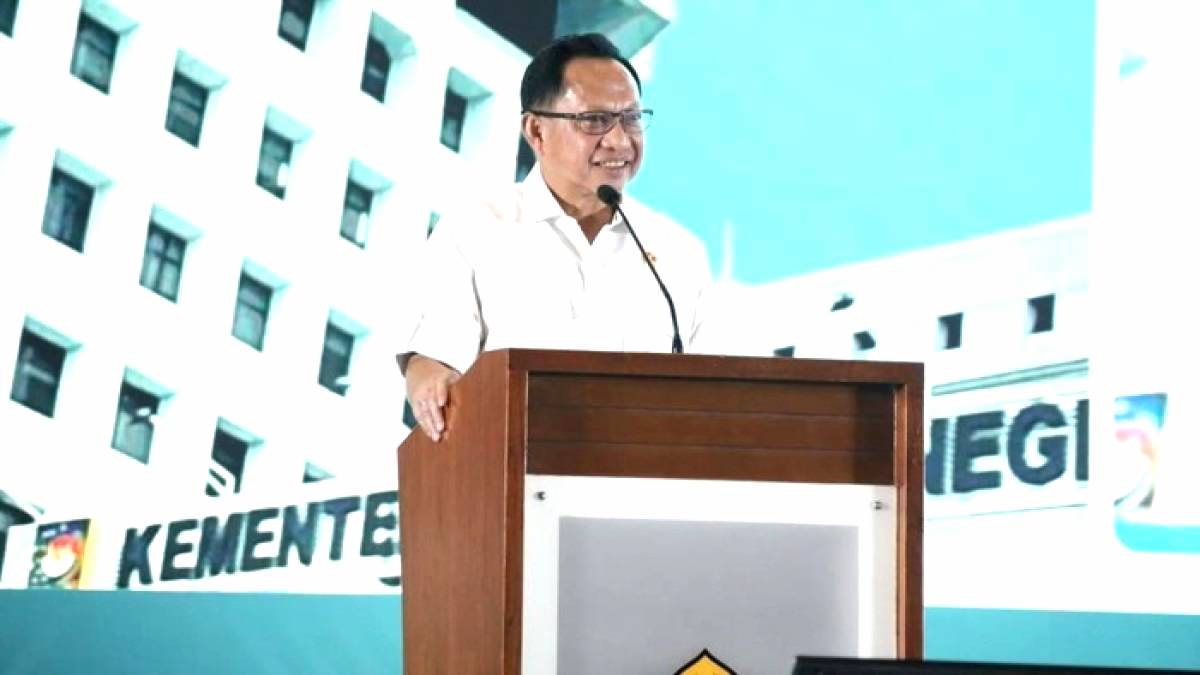 Mendagri Kaji Revisi Hak Keuangan Kepala Daerah