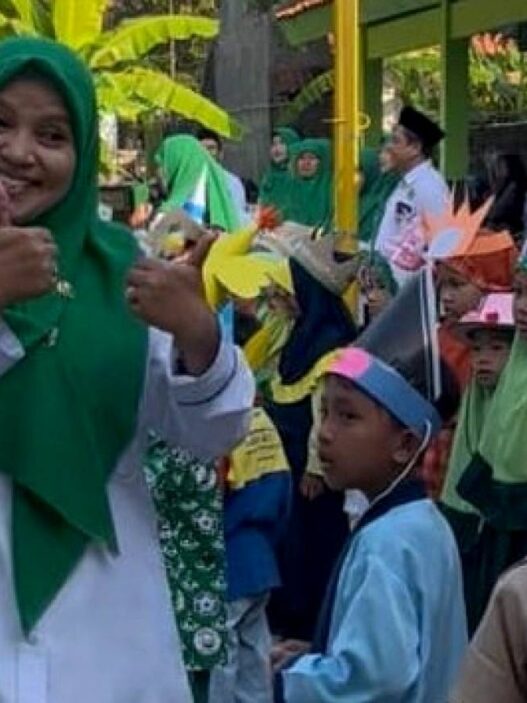 MI Nurul Islam Sambut Murid Baru dengan Cara Unik