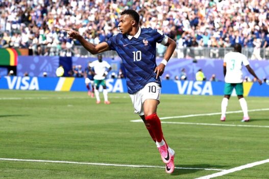 Paraguay vs Prancis Mbappe Kejar Messi