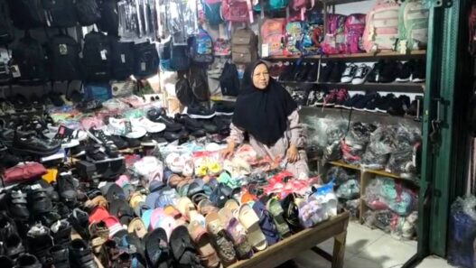 Pedagang Keluhkan Sepinya Pembeli