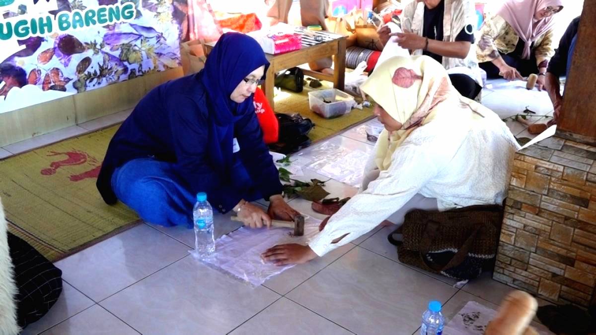 Pelatihan Ecoprint Dorong Pemberdayaan Ekonomi Perempuan