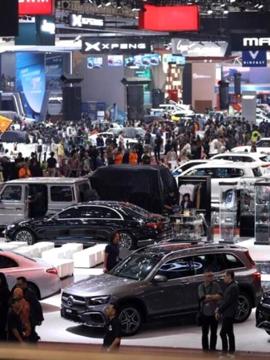 Penjualan Mobil Naik 15,8 Persen