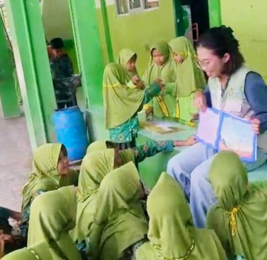 Perpustakaan Keliling Jangkau Sekolah Pedesaan