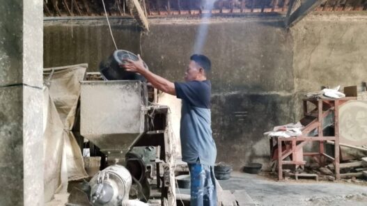 Petani Cemas Stok Gabah Menipis