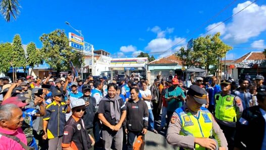 Ratusan Pengemudi Odong Odong Datangi DPRD