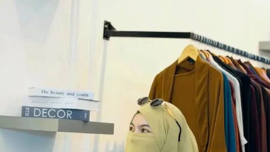 Resmi Cerai dari Insanul Fahmi