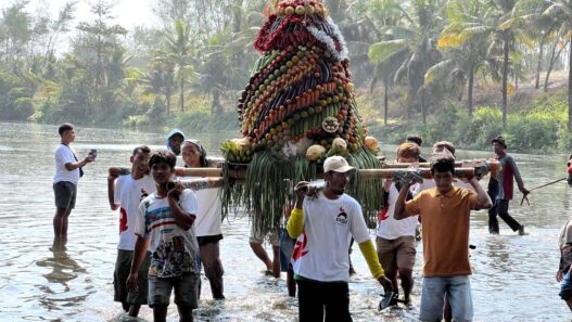 Ribuan Warga Meriahkan Sedekah Laut Lembupurwo