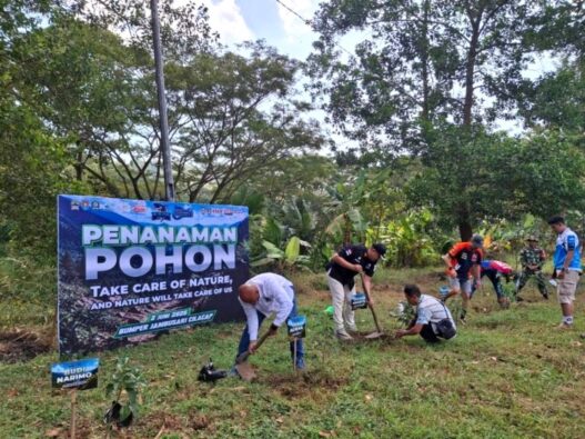 Rider Dunia Tanam Pohon di Buper Jambusari