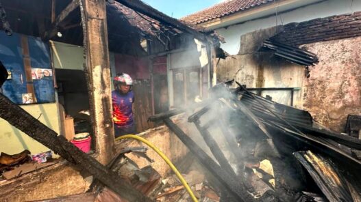 Rumah Terbakar Belum Bisa Terima Bantuan