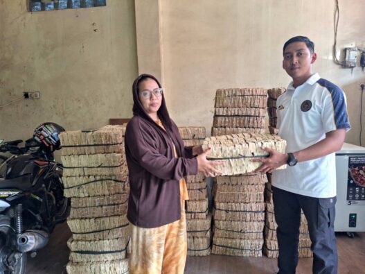 Rutan Pasarkan Empat Ribu Besek Ikan