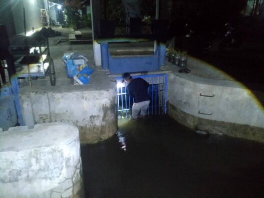 Sampah Sumbat Irigasi Slinga