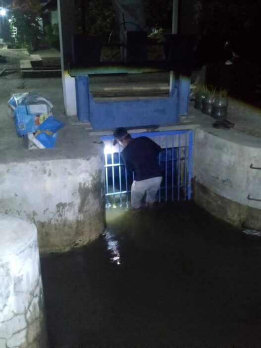 Sampah Sumbat Irigasi Slinga