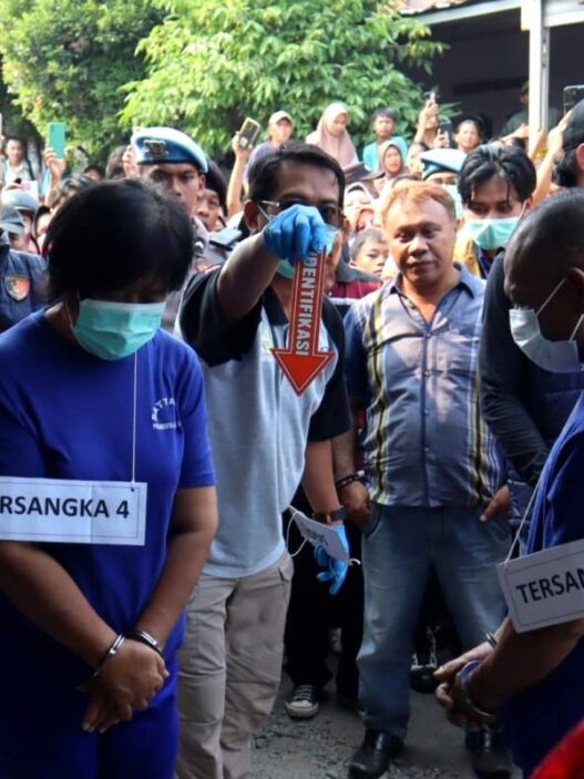 Tangis Anak Korban Pecah