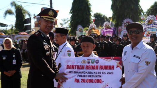 Tiga Warga Terima Bantuan Bedah Rumah