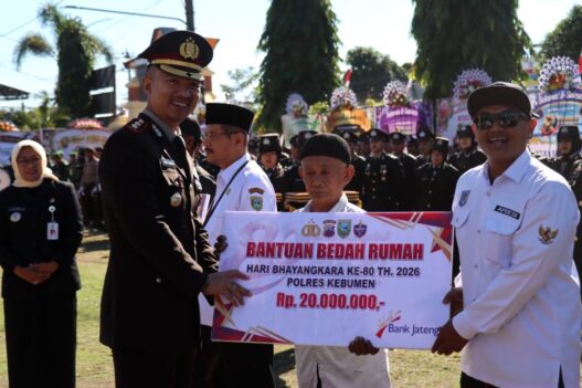 Tiga Warga Terima Bantuan Bedah Rumah