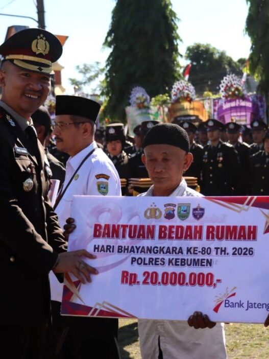Tiga Warga Terima Bantuan Bedah Rumah