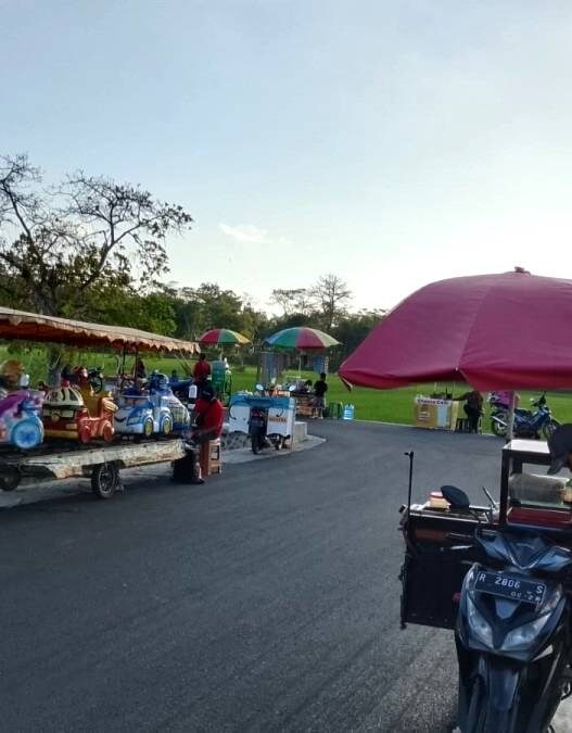 Warung Bertambah, Kawasan Tetap Bersih