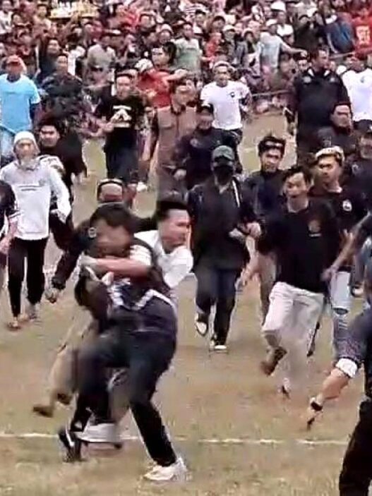 Wasit Dikeroyok di Turnamen Tarkam