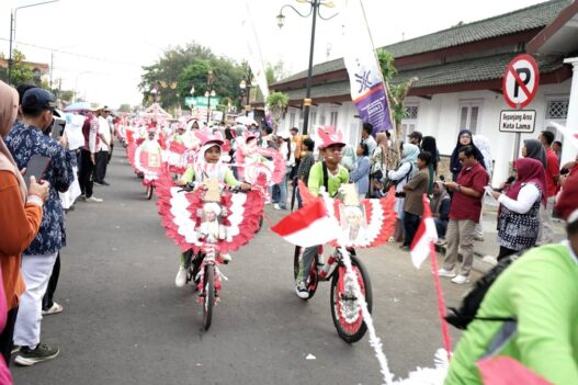 1.664 Peserta Ikuti Karnaval Sepeda Hias