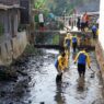 1,5 Ton Sampah Diangkut dari Sungai Kota