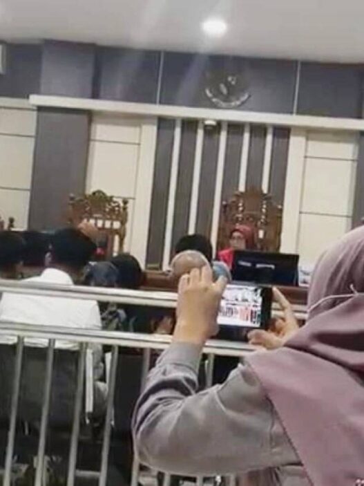 51 Saksi Mengaku Tak Ada Perintah Kumpulkan THR