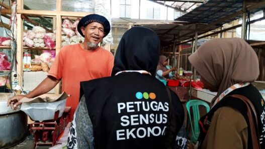 62 Petugas Sensus Data Pedagang