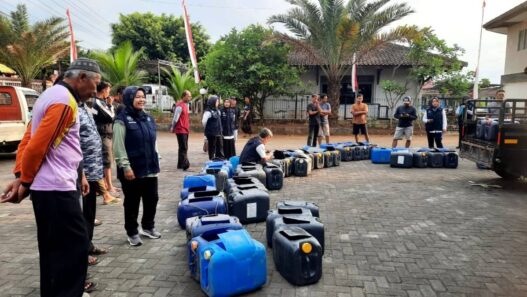 8 Pokdakan Dapat 160 Ribu Benih Lele