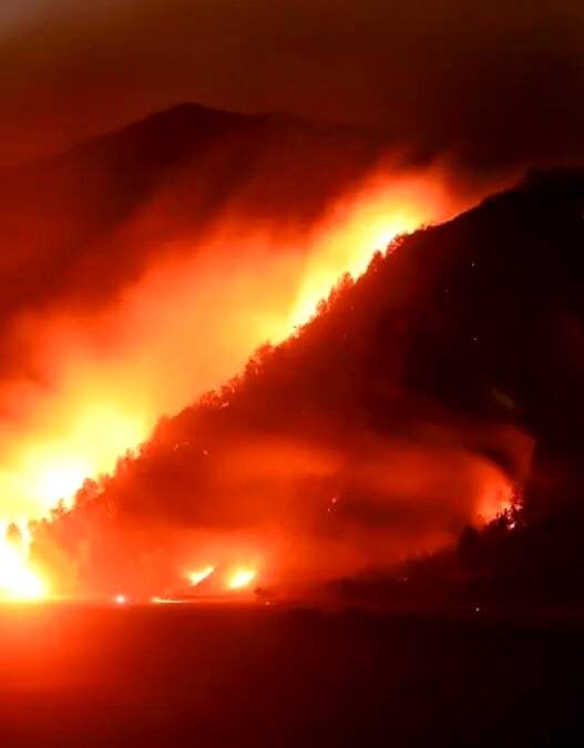 Api Bromo Dekati Pemukiman