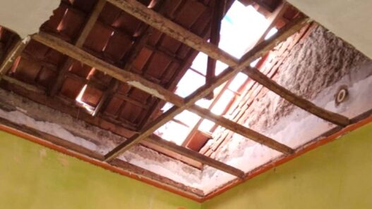 Atap SDN Siwarak Wetan Rusak Berat