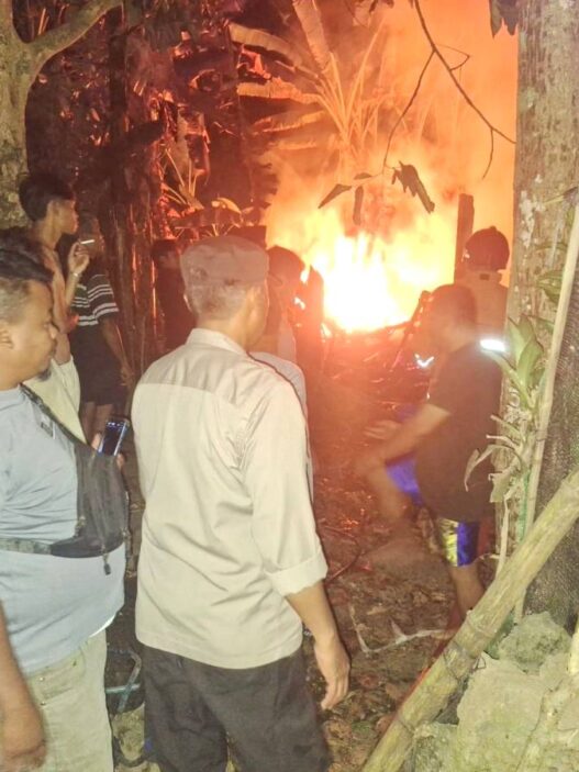 Bakar Sampah Berujung Petaka