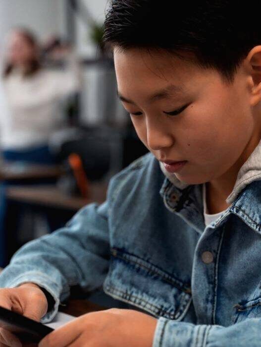 Batasan Penggunaan Gadget Oleh Kemendikdasmen