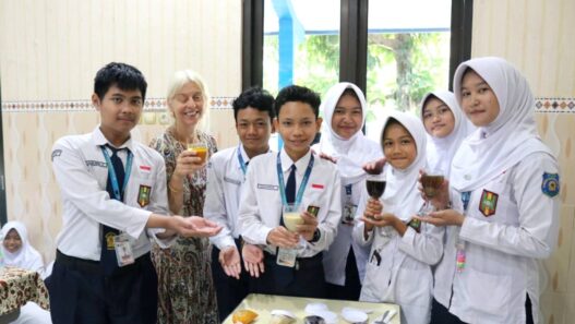 Belajar Bahasa Inggris Bersama Native Speaker Belanda