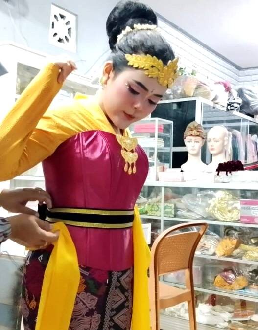 Bisnis Rias dan Kostum Lesu Saat Agustusan