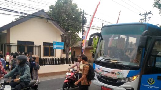 Bus SNT II Dibagi Tiga Koridor