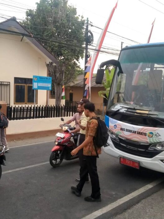Bus SNT II Dibagi Tiga Koridor