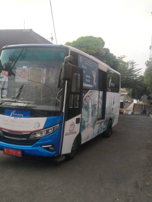 Bus Wisata Alih Fungsi