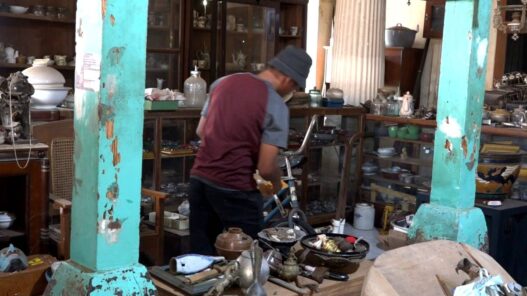 Cinta Benda Antik, Jadi Peluang Rejeki