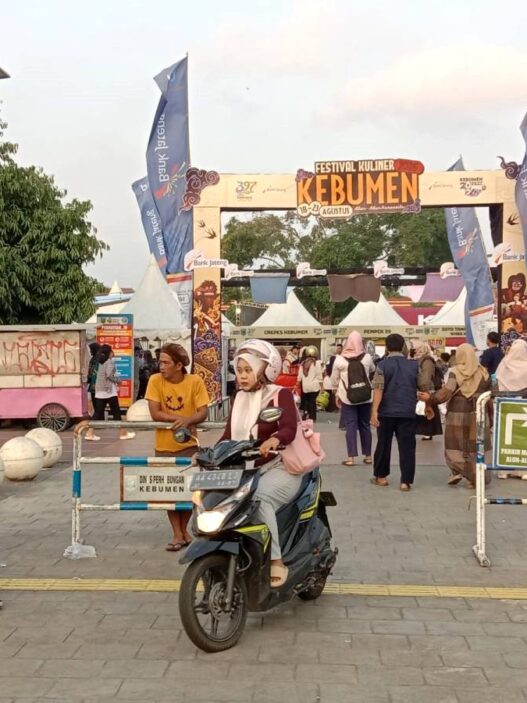 Dimeriahkan 397 Penari hingga 3.000 Porsi Nasi Tempelang
