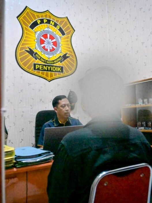 Dua Pelaku Pencucian Pasir Jalani Pemeriksaan