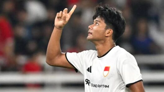 Enggan Berpuas Diri