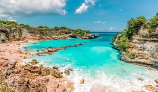Fakta Unik Pantai Blue Lagoon di Padang Ba