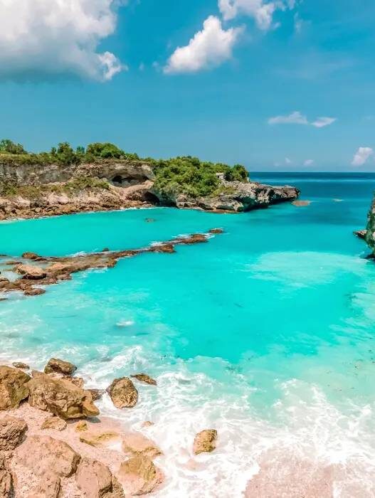Fakta Unik Pantai Blue Lagoon di Padang Ba