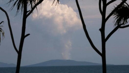 Gunung Anak Krakatau Meletus 42 Kali