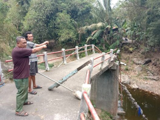 Hampir Dua Tahun Jembatan Kalongbali Putus