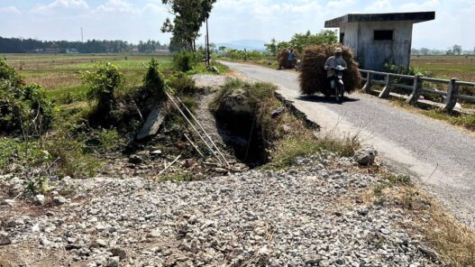 Hampir Setahun Rusak, Jembatan Indrosari Butuh Perbaikan