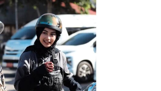 Hobi Naik Vespa