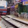 HP Turis Ketabrak Kereta hingga Terlempar